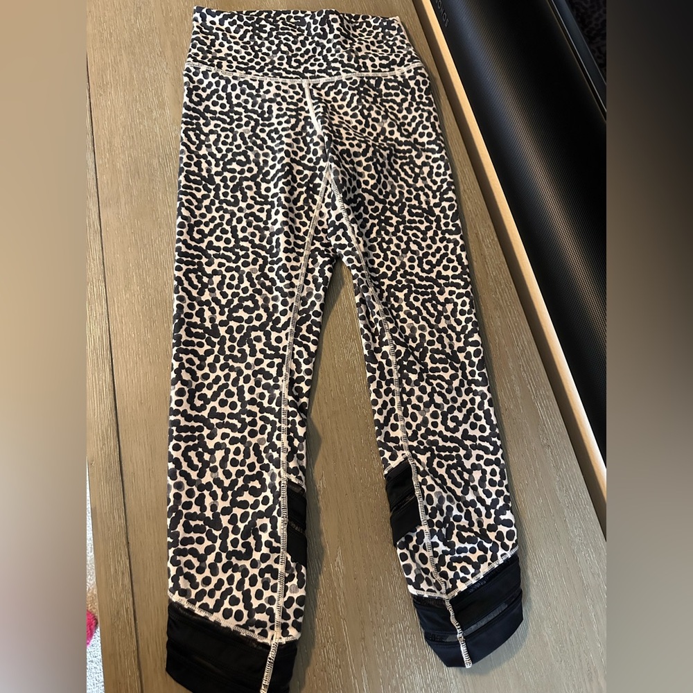 Lululemon High Rise Mesh Animal Print size 4